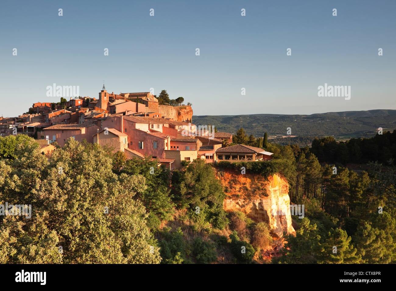 Das Dorf Roussillon in der Provence. Stockfoto