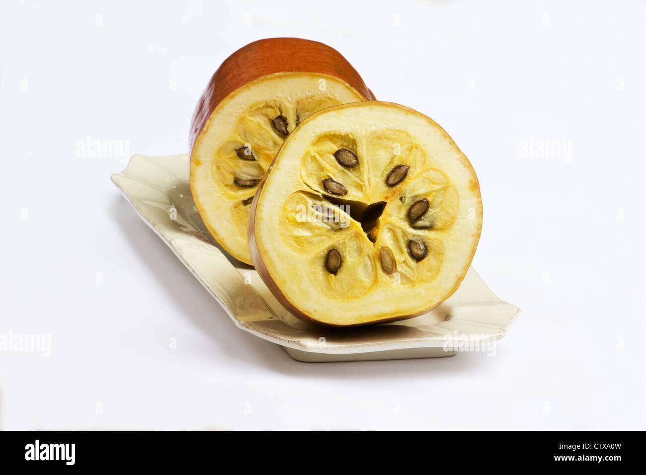 Moschus Gurke Obst (Sicana Odorifera) auf weißem Hintergrund Stockfoto
