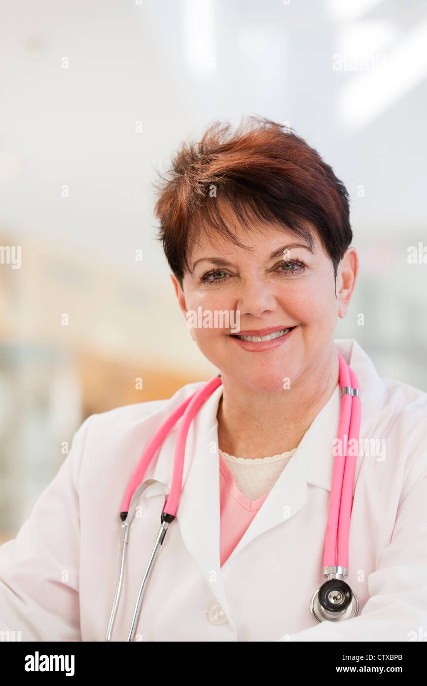 Porträt einer Krankenschwester mit einem Stethoskop Stockfoto
