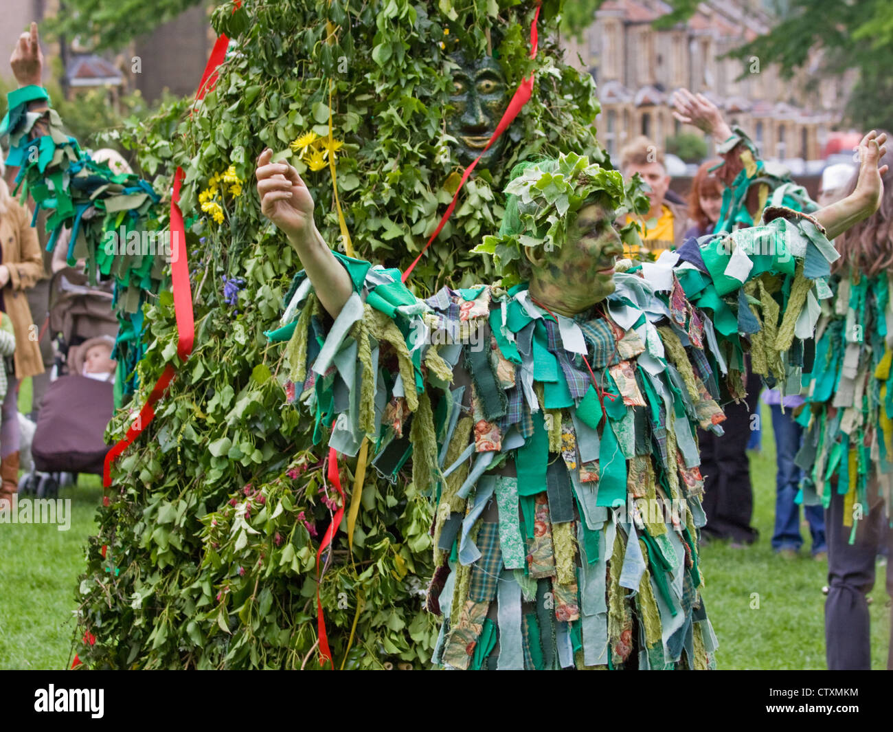 Teilnehmer eine Buchse für die grünen Parade in Bristol. Der mittelalterliche Brauch markieren den Beginn des Sommers ist vor kurzem wieder belebt worden Stockfoto