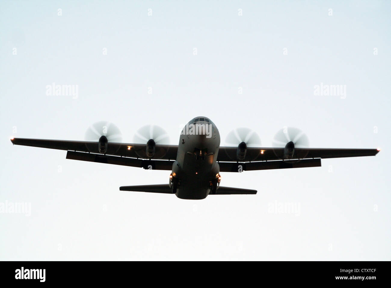 Royal Australian Air Force C130 Hercules Landung am Flughafen Darwin Stockfotografie Alamy
