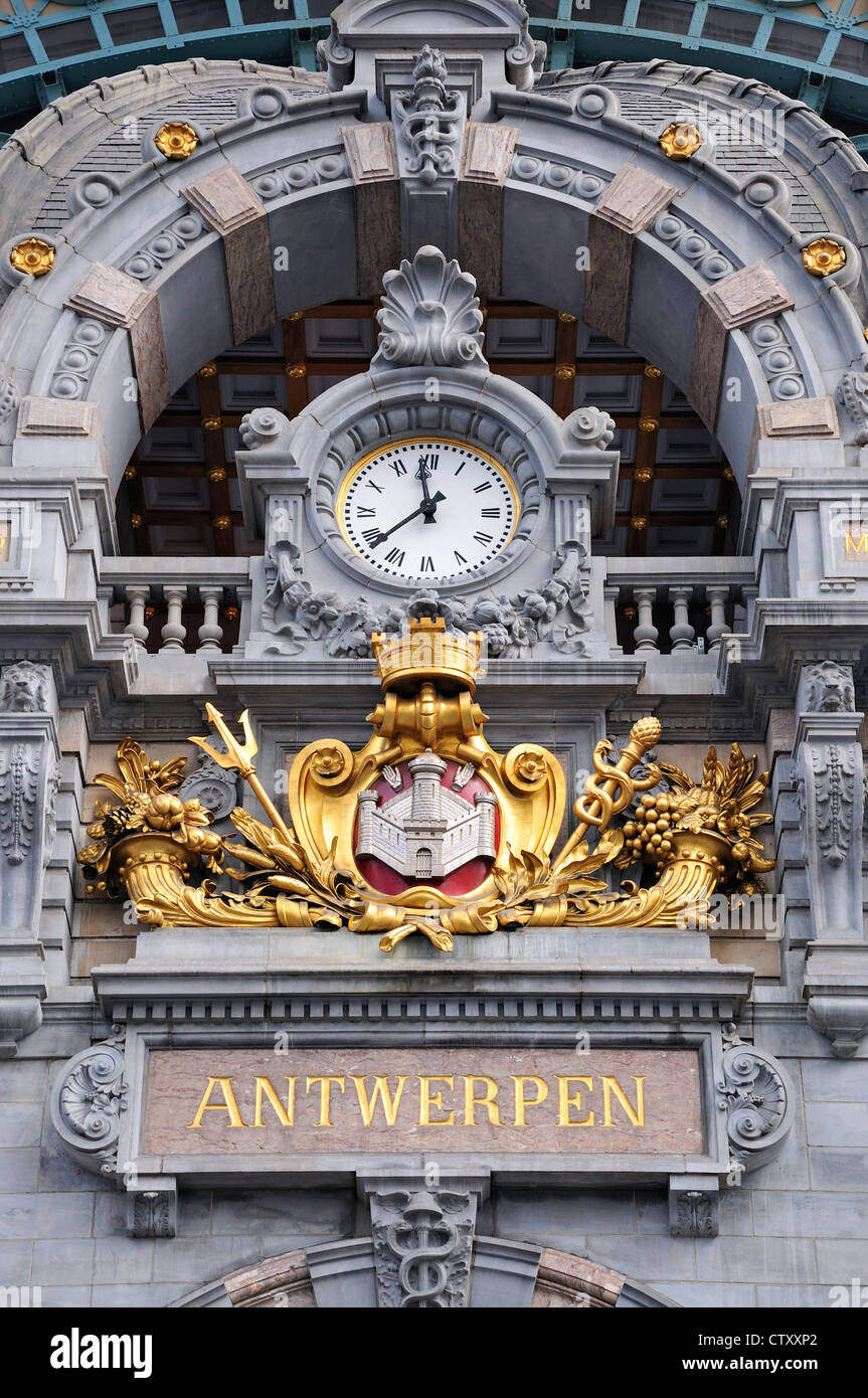 Antwerpen / Antwerpen, Belgien. "Antwerpen" Detail im Hauptbahnhof Stockfoto