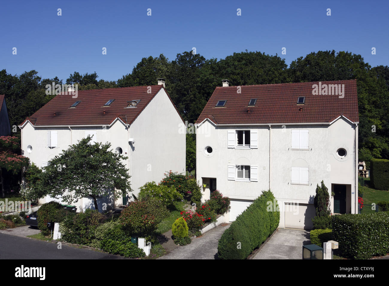 Doppelhaushälfte Häuser, Vororten, Paris, Frankreich Stockfoto