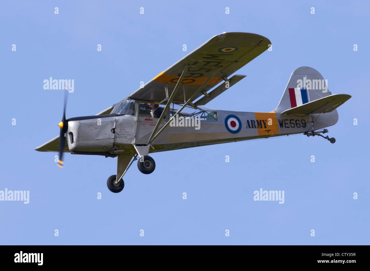 Beagle A.61 Terrier 2 in britische Armee Markierungen auf Landeanflug an RAF Benson Familien Tag Stockfoto