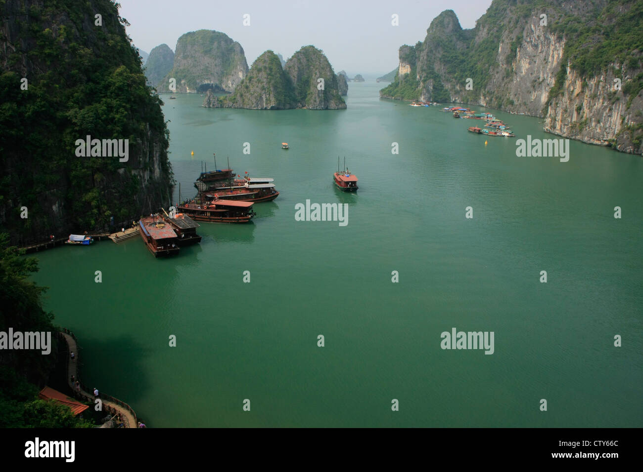 Halong Bucht, Vietnam Stockfoto