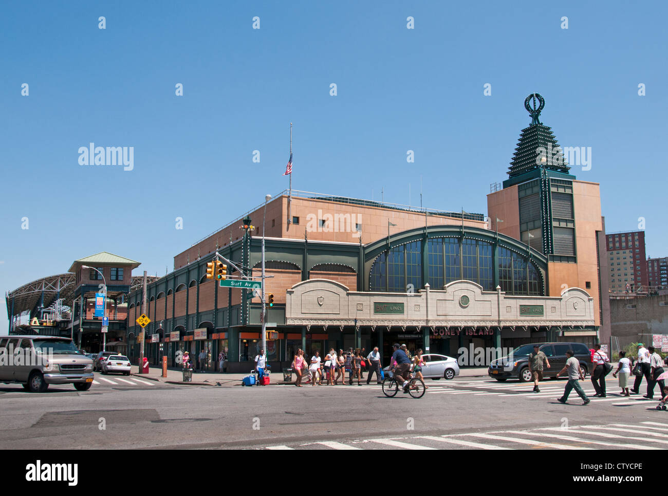 Deno es Wonder Wheel Vergnügungspark Coney Island Luna Beach Boardwalk Brooklyn New York Stockfoto