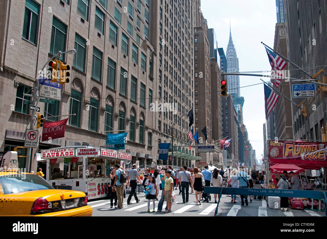 Am Wochenende Street Market Lexington Avenue Midtown Center East Manhattan New York Chrysler Building Vereinigte Staaten von Amerika Stockfoto