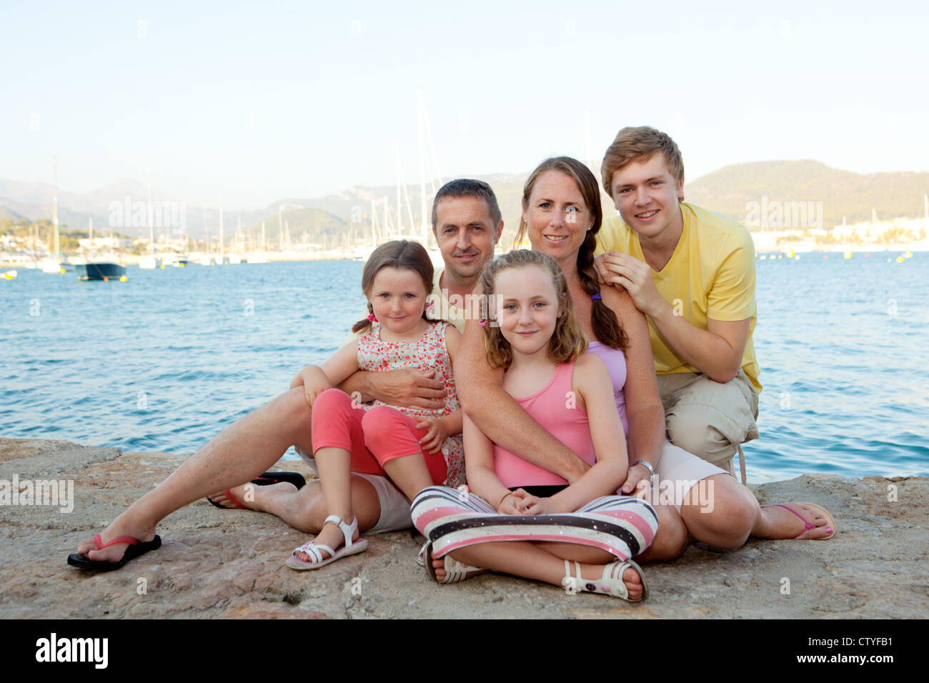 glückliche Familie im Sommerurlaub oder Ferien Stockfoto
