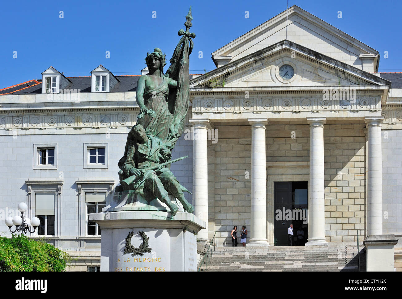 Das Gerichtsgebäude / Palais de Justice und dem Place De La Libération in Pau, Pyrenäen, Frankreich Stockfoto