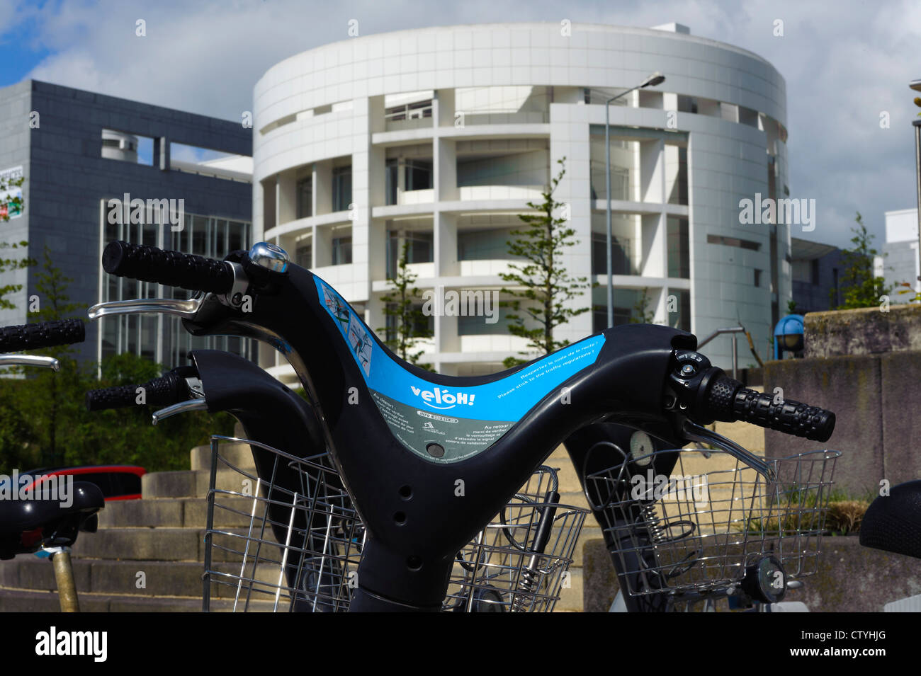 Rent A Bike Hypovereinsbank Unicredit Architekten Richard Meier Und Frank Stella Im Quartier Bank Luxemburg Stadt Stockfotografie Alamy
