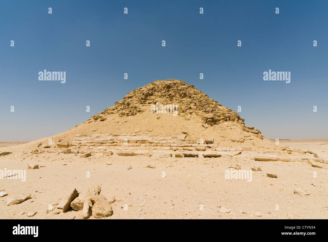 Die Bent-Pyramide gebaut von altes Königreich Pharao Snefru in der Nähe von Dashur, Unesco Welt Kulturerbe Website, Ägypten, Nordafrika, Afrika Stockfoto