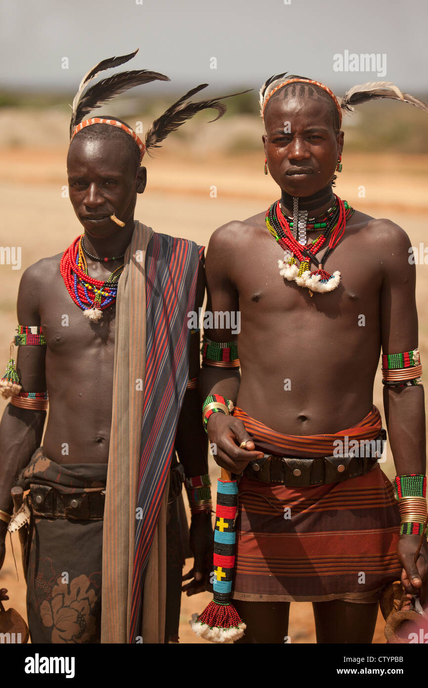 Junge Krieger, Omo-Tal in Äthiopien, vom Stamm Hamar. Stockfoto