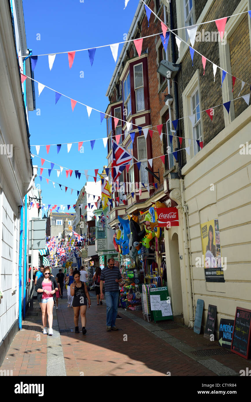 Straßenszene in Old Town, St.-Alban-Straße, Weymouth, Dorset, England, Vereinigtes Königreich Stockfoto