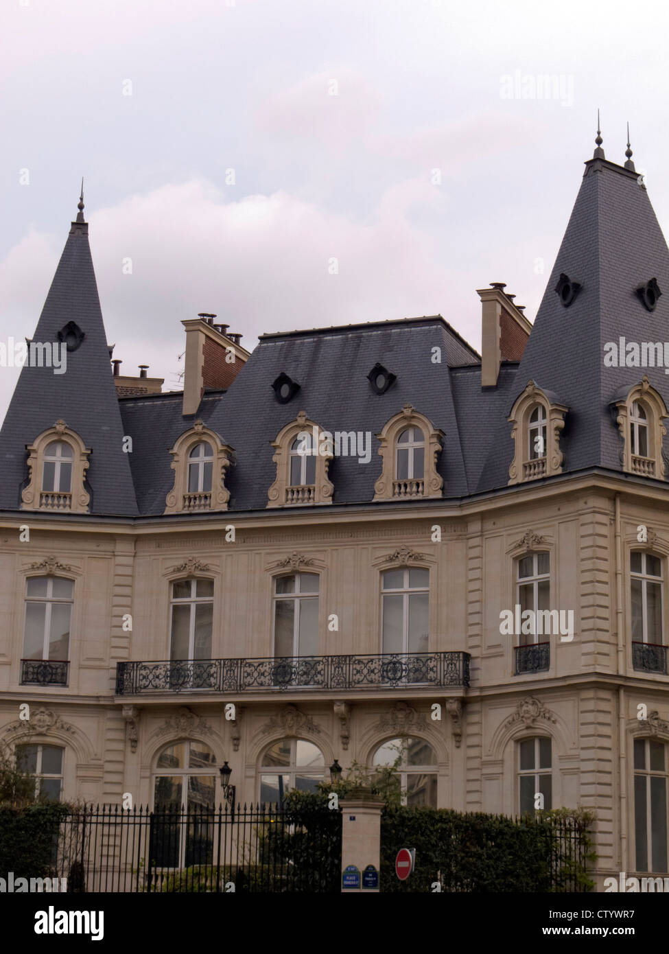 Architektur von der Place Francois 1er, 8. Arrondisement, Paris, Frankreich Stockfoto