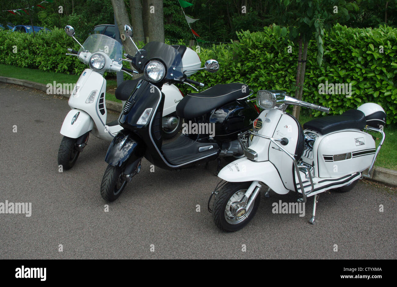 Ein Trio von Oldtimer Lambretta Roller bei einem italienischen Transport Event, Sharnbrook, Bedfordshire Stockfoto