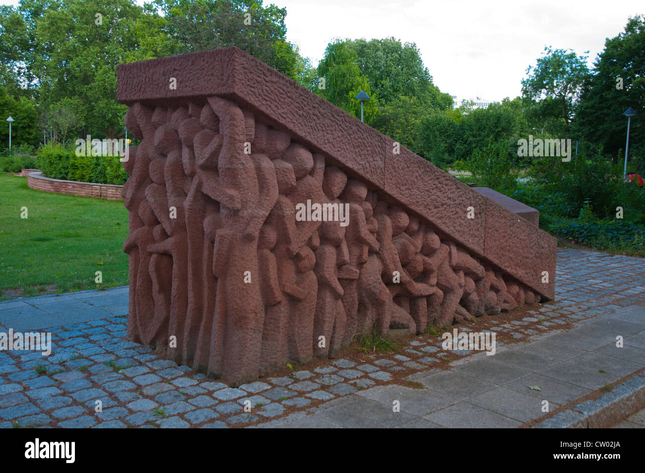 Denkmal für Roma und anderen Deportierten während des 2. Weltkrieges (1992) von Josef und Eugen Reinhardt in Wiesbaden Deutschland Europa Stockfoto