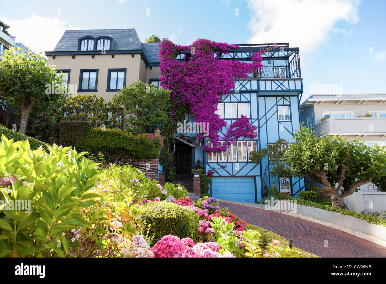 Blick auf die Lombard Street, der kurvenreichsten Straßen der Welt, San Francisco, Kalifornien - USA Stockfoto