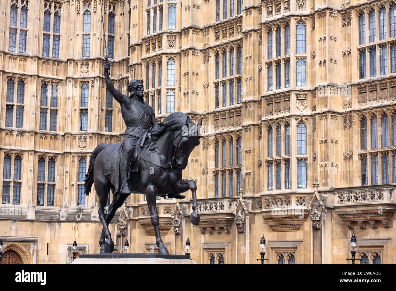 Richard Coeur de Lion, Statue von Richard I von England, außerhalb der Houses of Parliament. London, UK Stockfoto