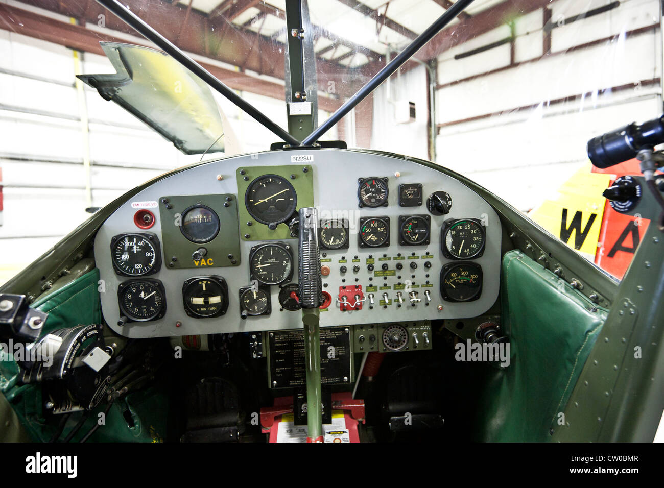 Instrumententafel im Cockpit der modifizierte Cessna 172 0-1 Beobachtung Flugzeug in Heritage Flight Museum Bellingham Flughafen angezeigt Stockfoto