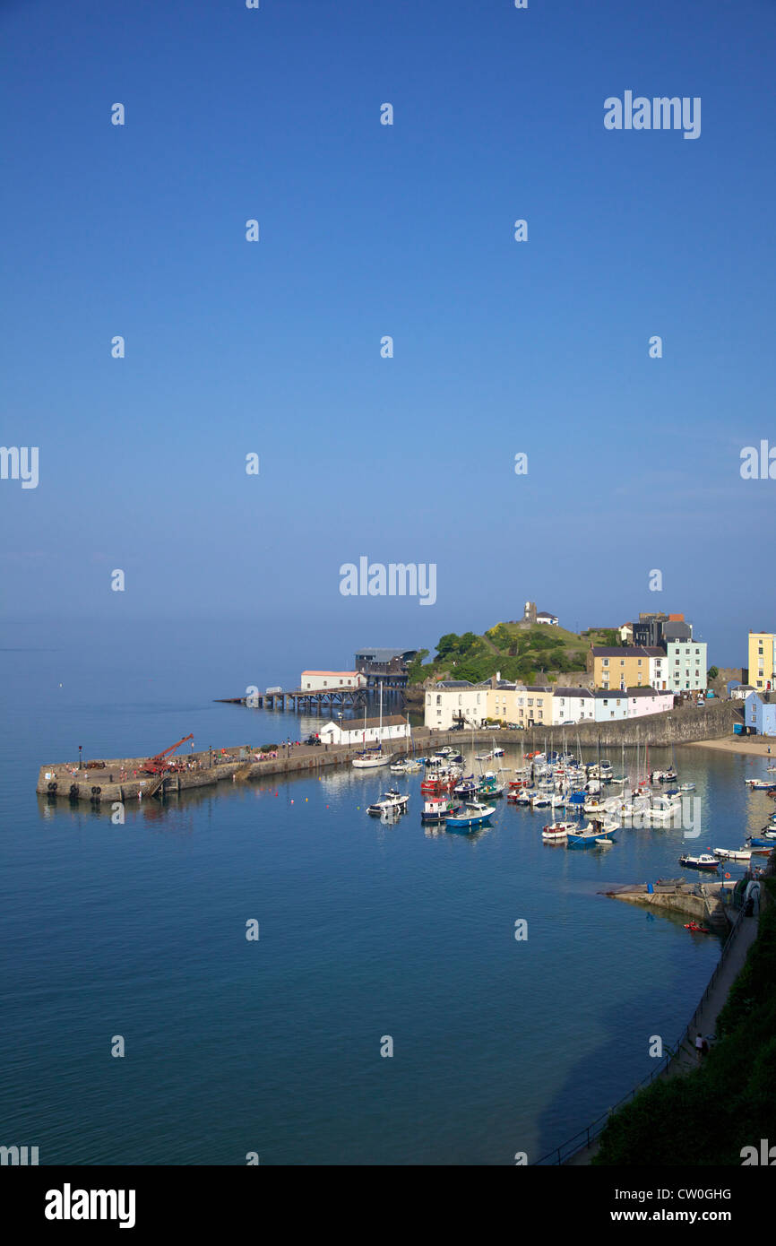 Alten historischen Hafen am Abend Sonnenschein im Sommer, Tenby, Pembrokeshire Nationalpark, Westwales, Cymru, UK, Vereinigtes Königreich Stockfoto