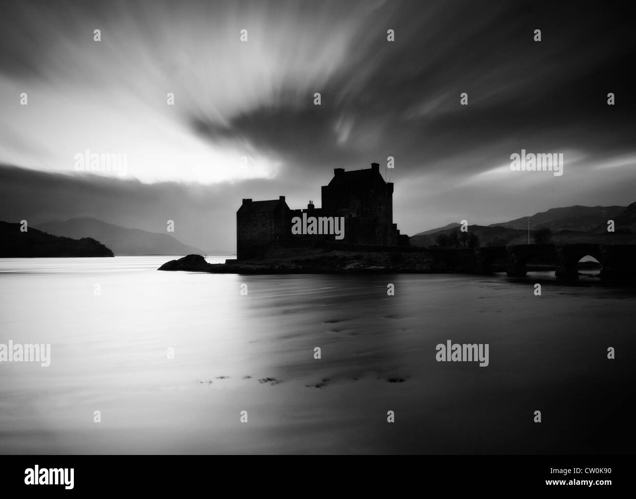 Eilean Donan castle bei Sonnenuntergang, Schottland, UK Stockfoto