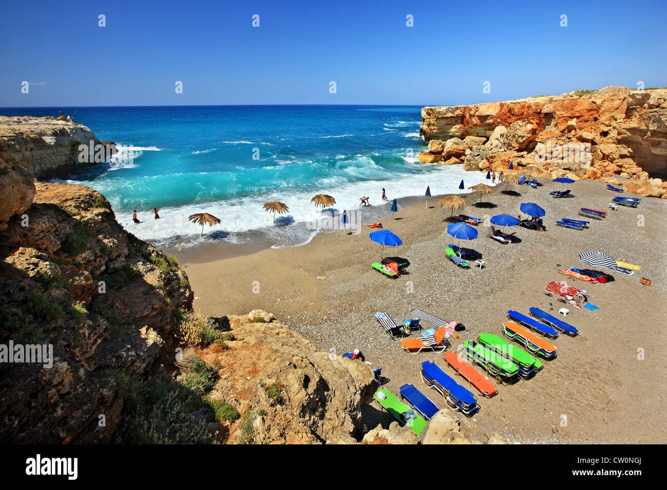 Schöner Strand, bekannt als "Maliou Ryaki" (auch als "Blaue Grotte" oder "Sea caves") in der Nähe von Panormos Village, Rethymno, Kreta, Griechenland Stockfoto