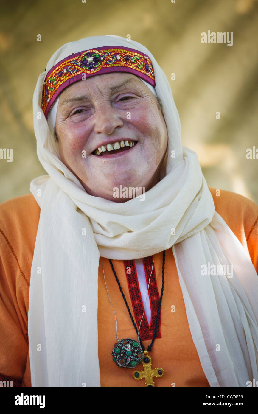 Frau in der frühen mittelalterlichen Kostümen. St Albans, UK. Mai 2012 Stockfoto