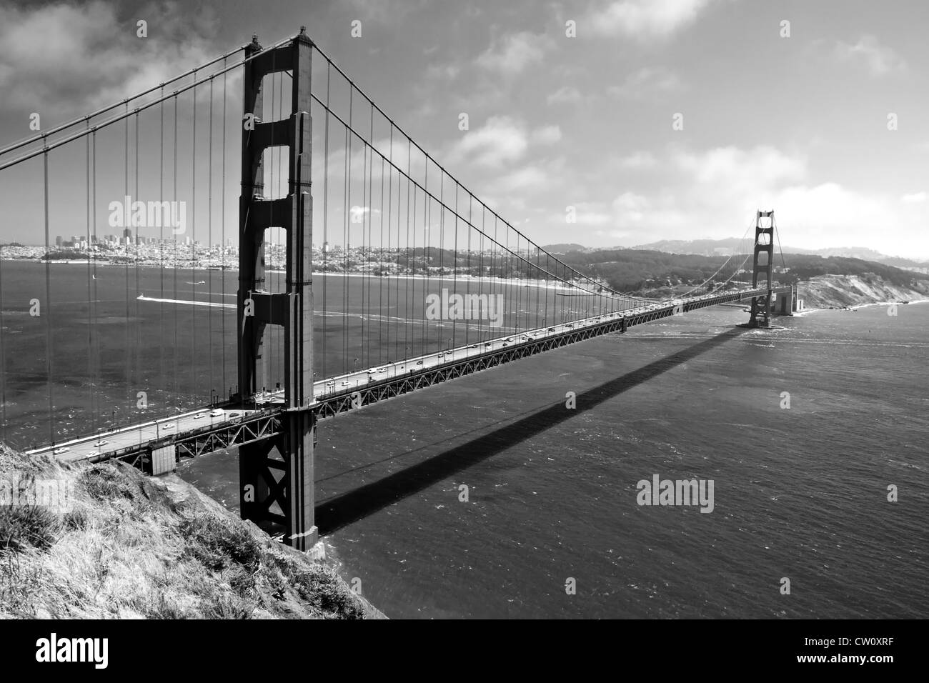 Die Golden Gate Bridge in San Francisco in schwarz / weiß Stockfoto