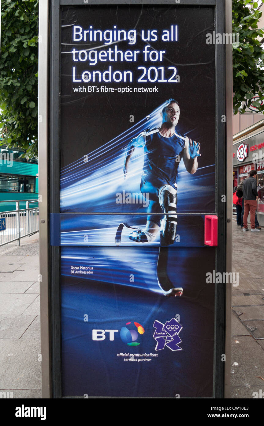 British Telecom Sponsoring Plakat für Team GB Leichtathlet Oscar Pistorius auf eine Telefonzelle während der Olympischen Spiele in London 2012 in Großbritannien Stockfoto
