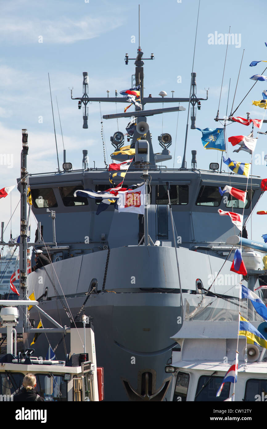 Minehunter FNS Katanpää, hier ankern in Helsinki für den Jahrestag der finnischen Marine. Stockfoto