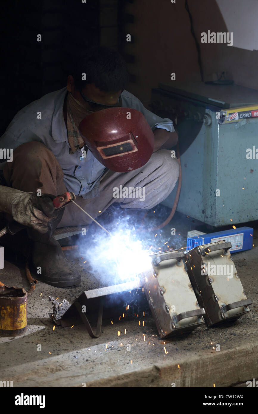 Indische Metallarbeiter Bangalore, Karnataka, Indien Stockfoto