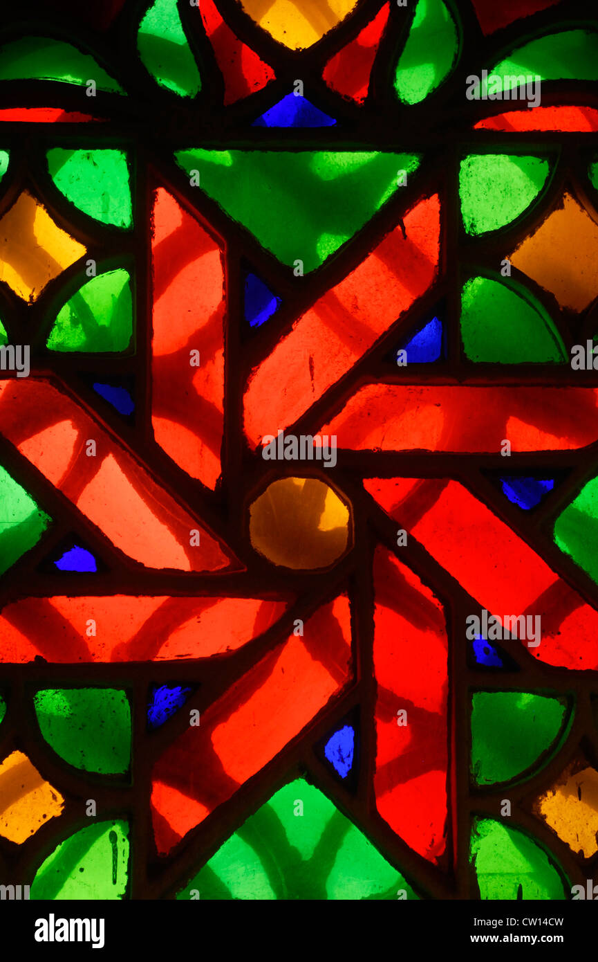 Farbige Glasfenster in das National Museum, Sana'a, ein UNESCO-Weltkulturerbe, Jemen, Westasien, Arabische Halbinsel Stockfoto