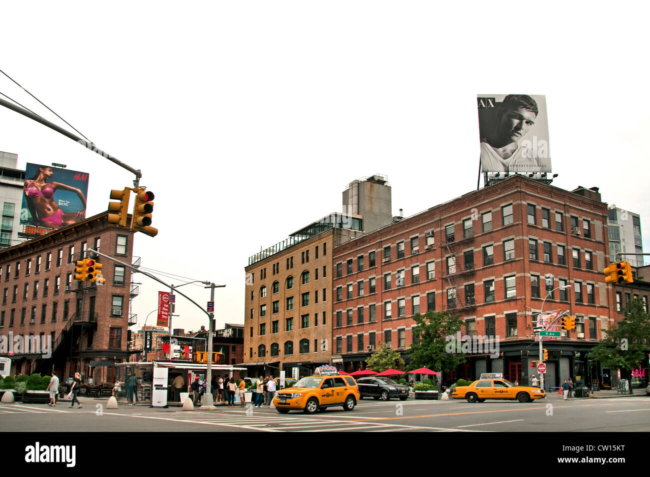 Armani H & M Mode 8th Avenue W 14. Street Meatpacking District Manhattan New York Stadt Vereinigte Staaten von Amerika Stockfoto