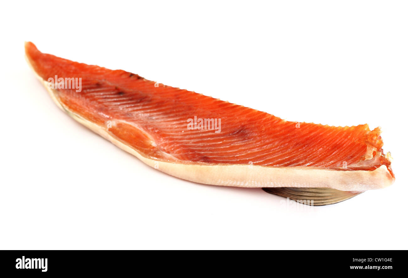 Roter Fischfilet über weiß geräuchert Stockfoto