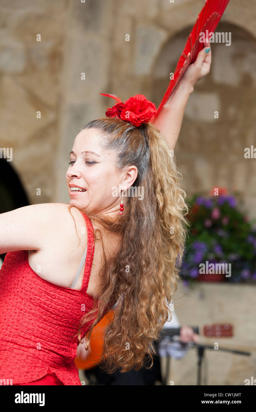 Flamenco-Tänzerin an der Waterperry Kunst in Aktion 2012, Oxfordshire, England 45 Stockfoto