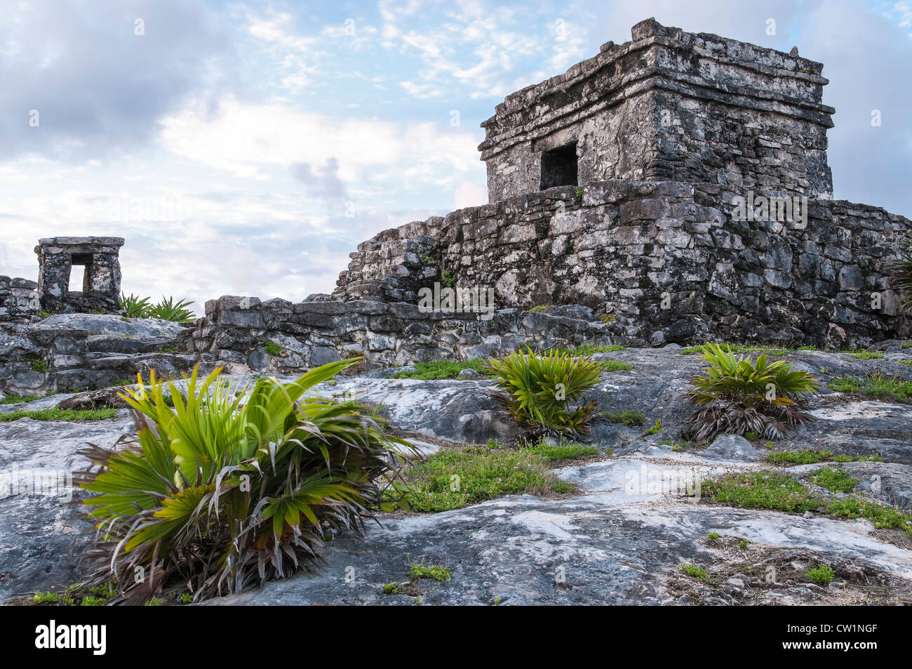 Templo del Dios Viento, Tempel des Windes, Ausgrabungsstätte Tulum Maya, Tulum, Riviera Maya, Quintana Roo, Mexiko. Stockfoto