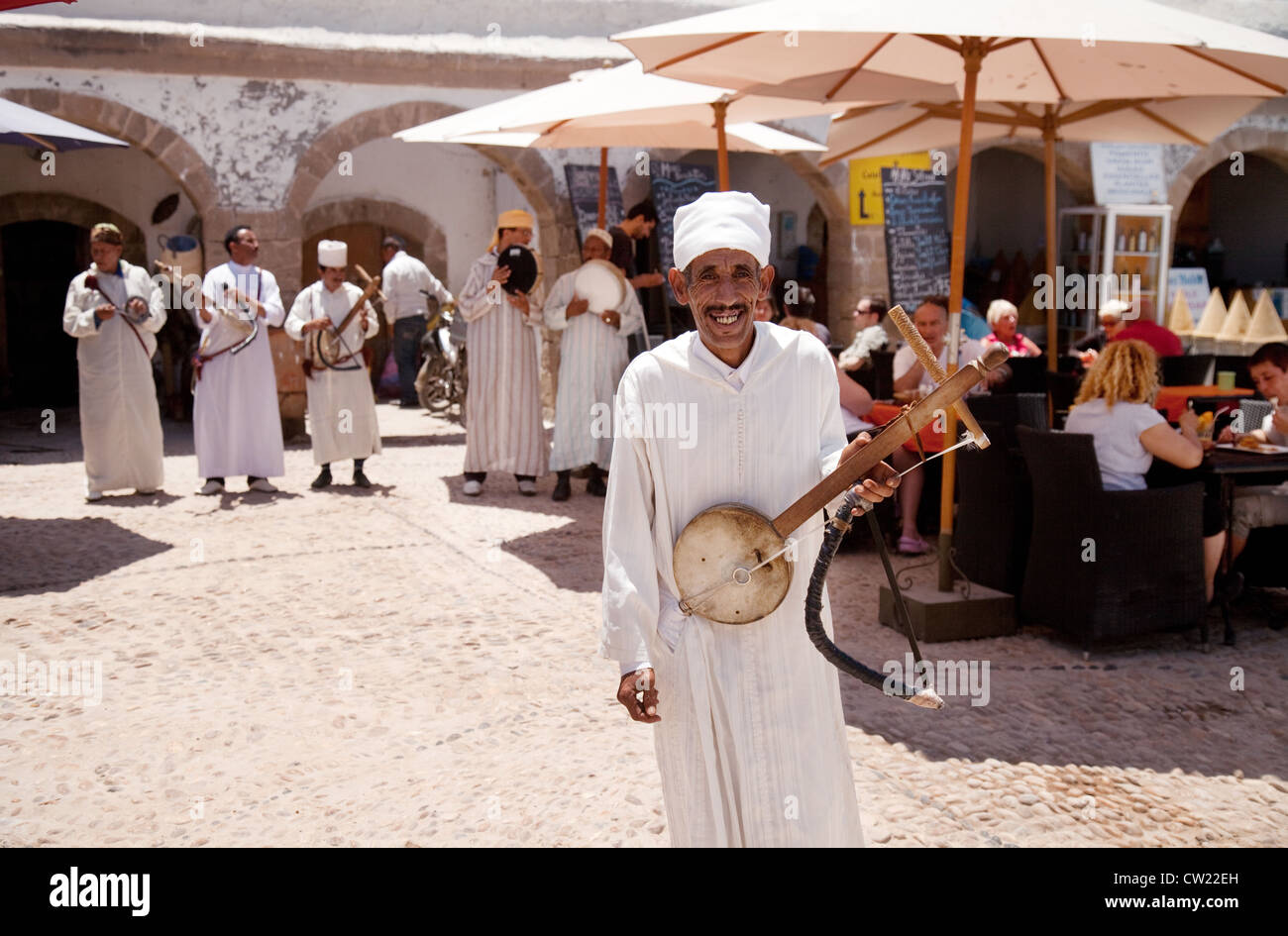 Musiker in einem Restaurant, Essaouira Marokko Afrika Stockfoto