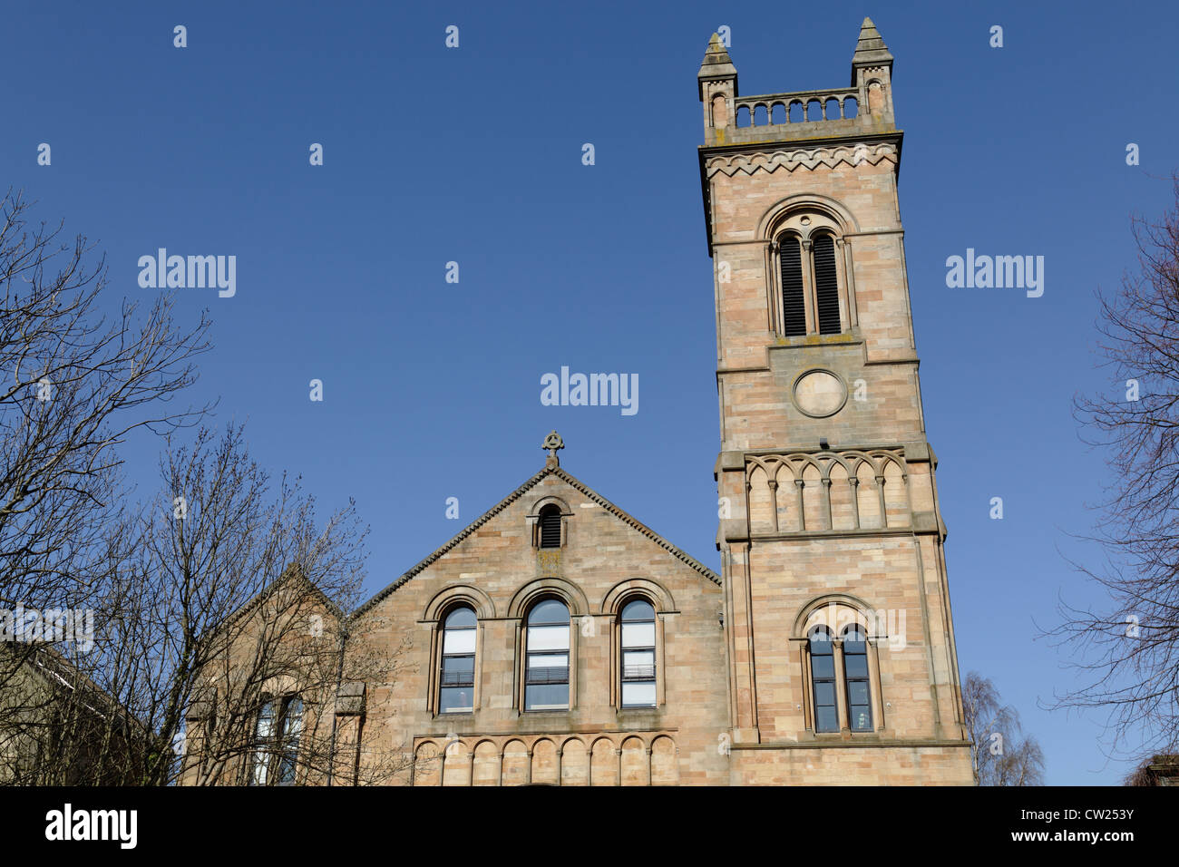 Detail der ehemaligen Orr Square Kirche konvertiert nun zu Privathäusern in Paisley, Schottland, Vereinigtes Königreich Stockfoto