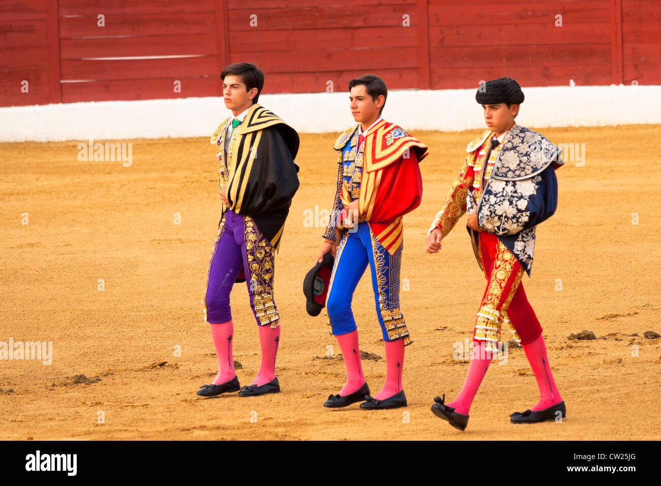 Junge spanische Stierkämpfer bereit für den Stierkampf. 20. Juli 2012, La Linea De La Concepcion, Spanien. Stockfoto