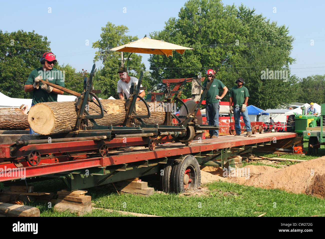 Saw Mill Cutting Stockfotos und -bilder Kaufen - Alamy