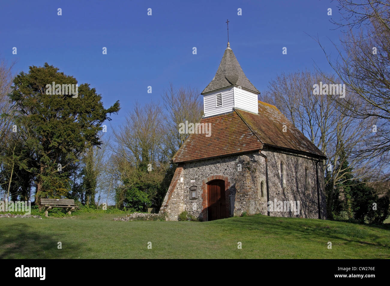 Kirche des guten Hirten, Lullington, Cuckmere Valley, East Sussex. Behauptete, die kleinste Kirche in England zu sein. Stockfoto