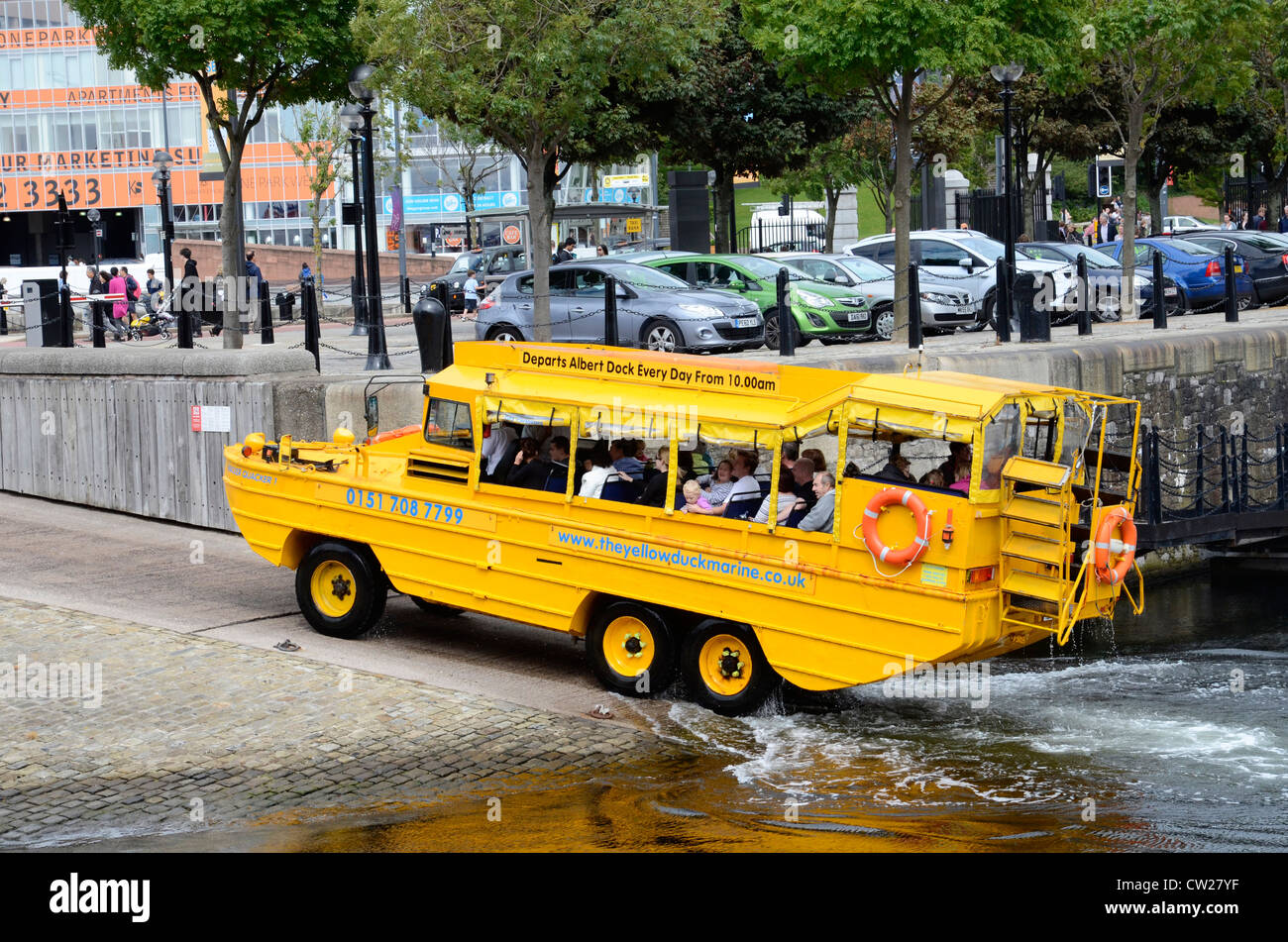 Die "Yellow Duckmarine' eine touristische Attraktion in der Stadt von Liverpool, UK Stockfoto