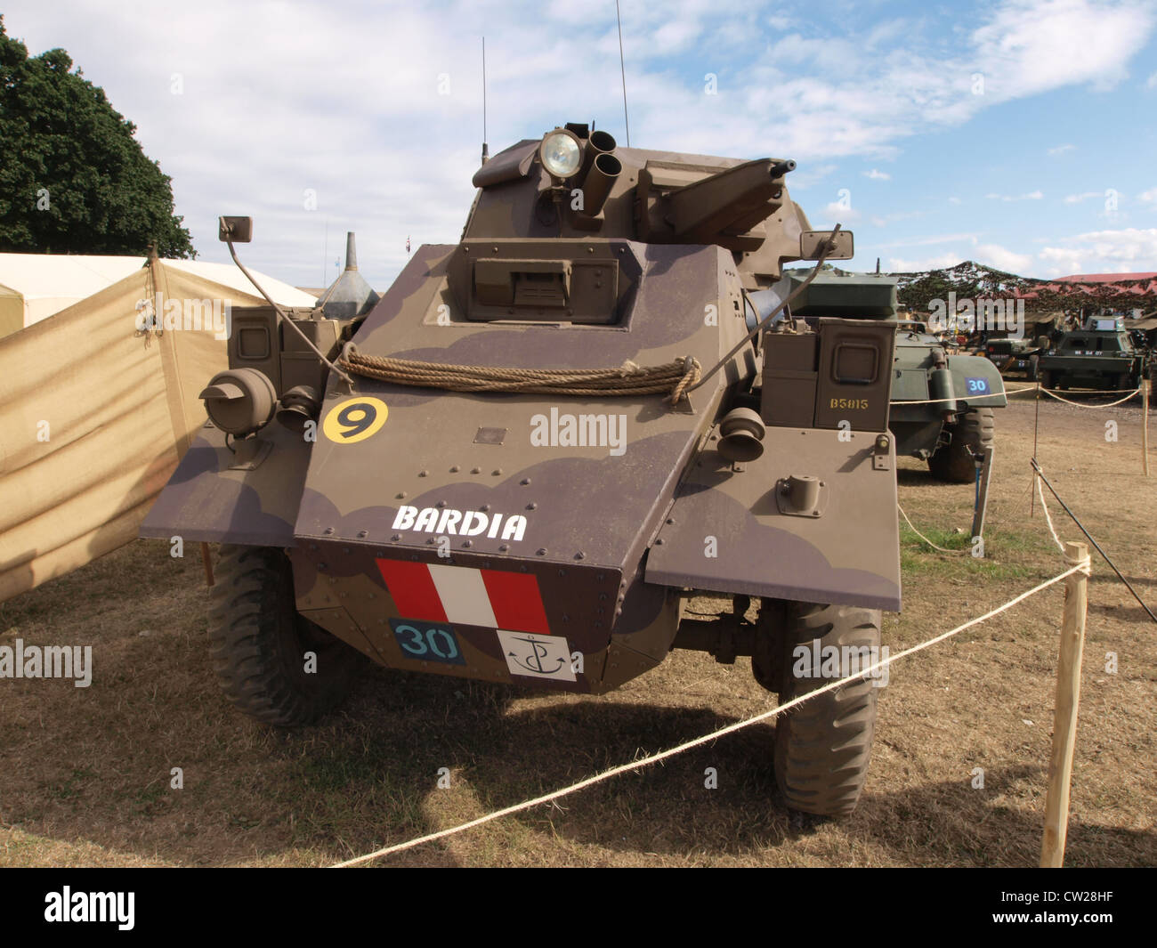 Das GMC Fox Mk1 Panzerfahrzeug ist ein britisches Militärfahrzeug, das für Aufklärungs- und Kampfzwecke entwickelt wurde. Er verfügt über eine starke Panzerung und ist mit einem Turm ausgestattet, der von der britischen Armee bei verschiedenen militärischen Operationen eingesetzt wird. Stockfoto