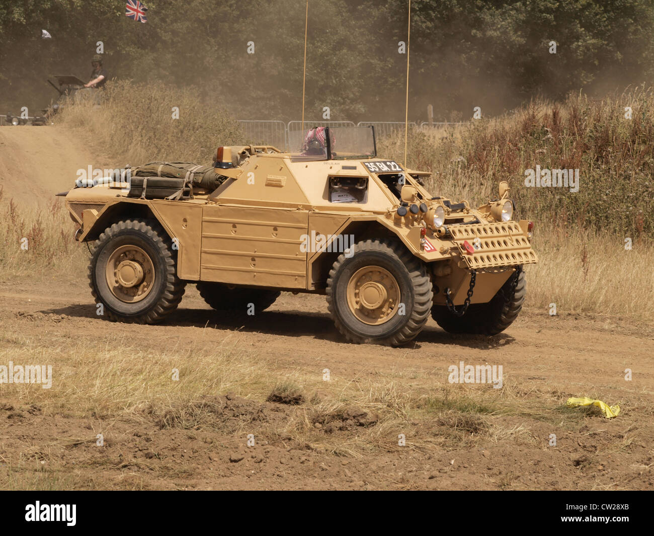 Der Ferret Mk1, genannt „Delilah“, ist ein gepanzertes Fahrzeug, das von Militärs zur Aufklärung und zum Transport eingesetzt wird. Bekannt für seine Agilität und seinen Schutz, diente der Ferret Mk1 in verschiedenen Kampfsituationen und erwies sich als nützlich für Scouting-Missionen und Truppenbewegungen in schwierigen Umgebungen. Stockfoto