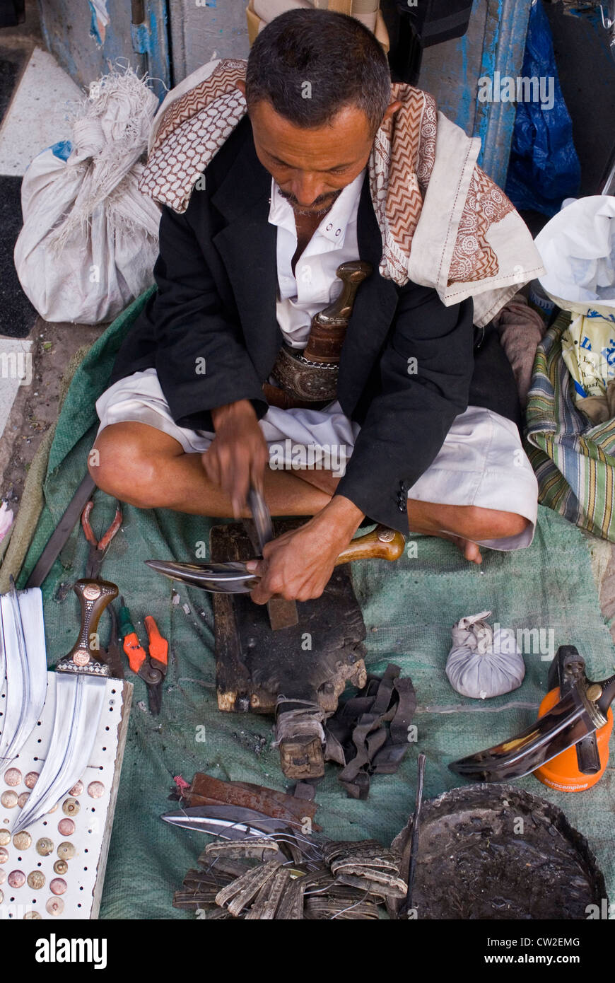 Handwerker in Bab Al-Jemen in der Altstadt von Sana ' a, ein UNESCO-World Heritage Site, Jemen, Westasien, Arabische Halbinsel. Stockfoto