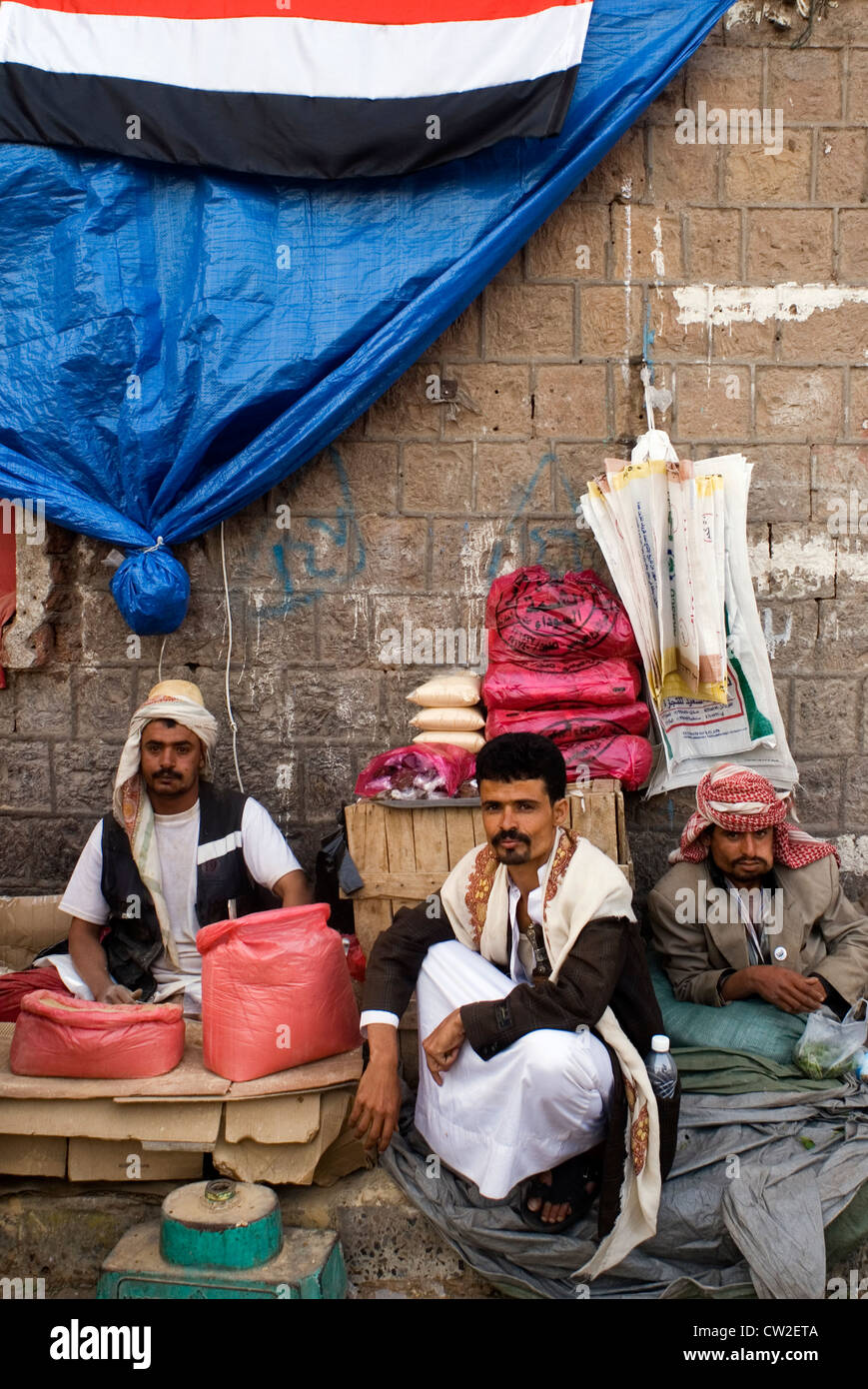 Schausteller in Bab Al-Jemen in der Altstadt von Sana ' a, ein UNESCO-World Heritage Site, Jemen, Westasien, Arabische Halbinsel. Stockfoto