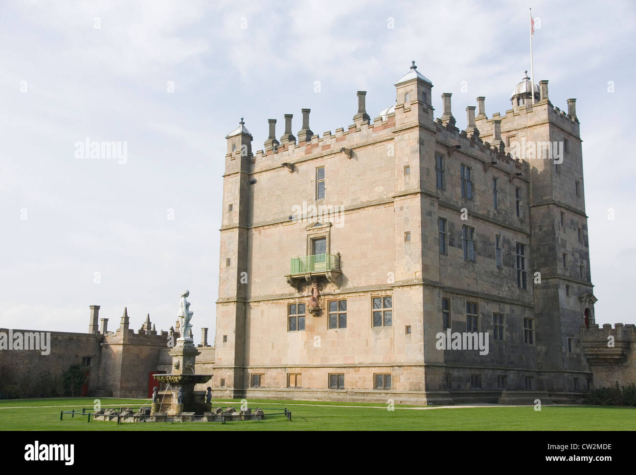 Kleine Burg Venus Brunnen und inneren Garten im Innenhof, Bolsover