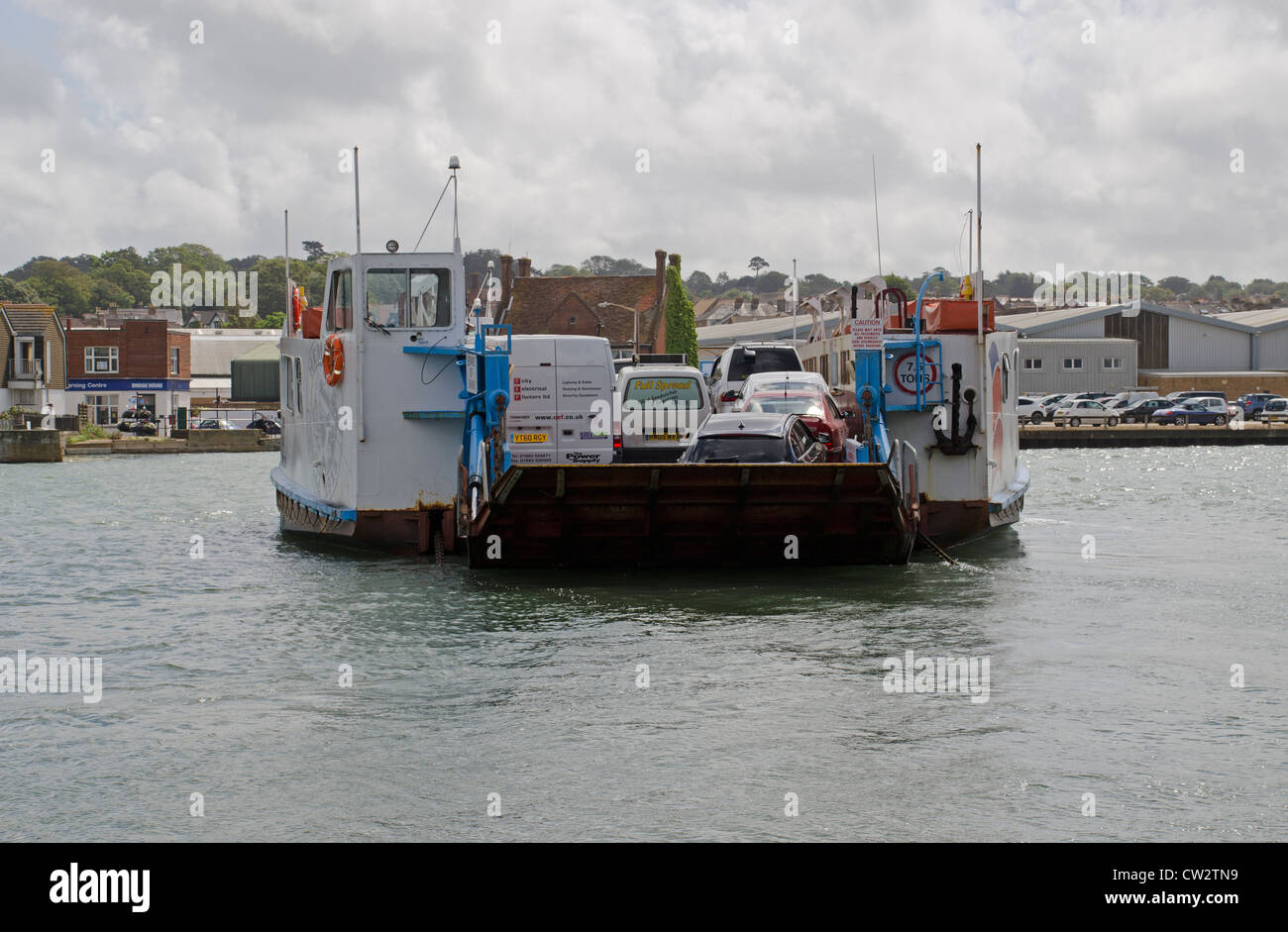 Kette Fähre von Westen nach Osten Cowes Isle Of wight Stockfoto