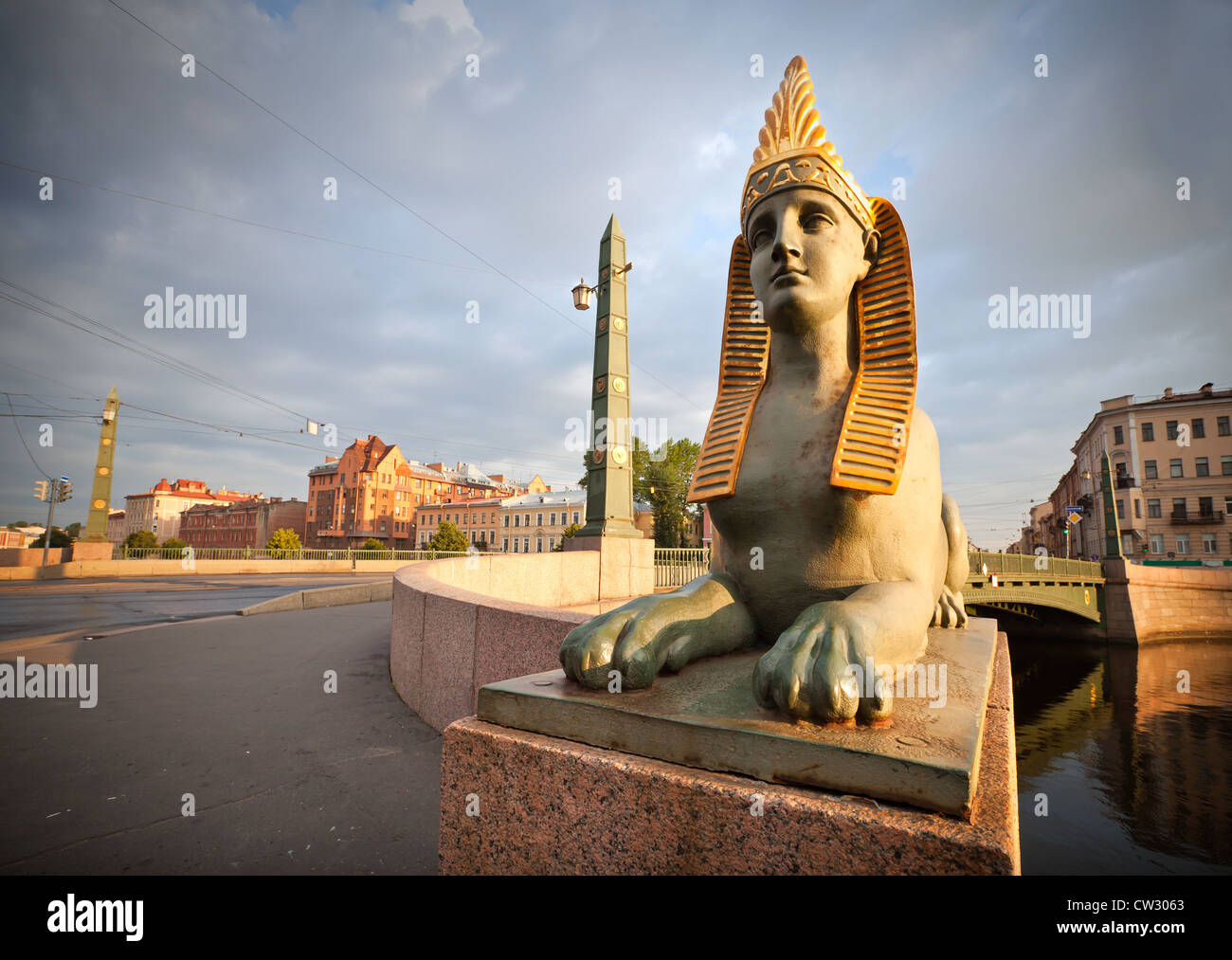 Sphinx-Chimäre auf ägyptische Brücke über den Fluss Fontanka in Sankt-Petersburg, Russland Stockfoto