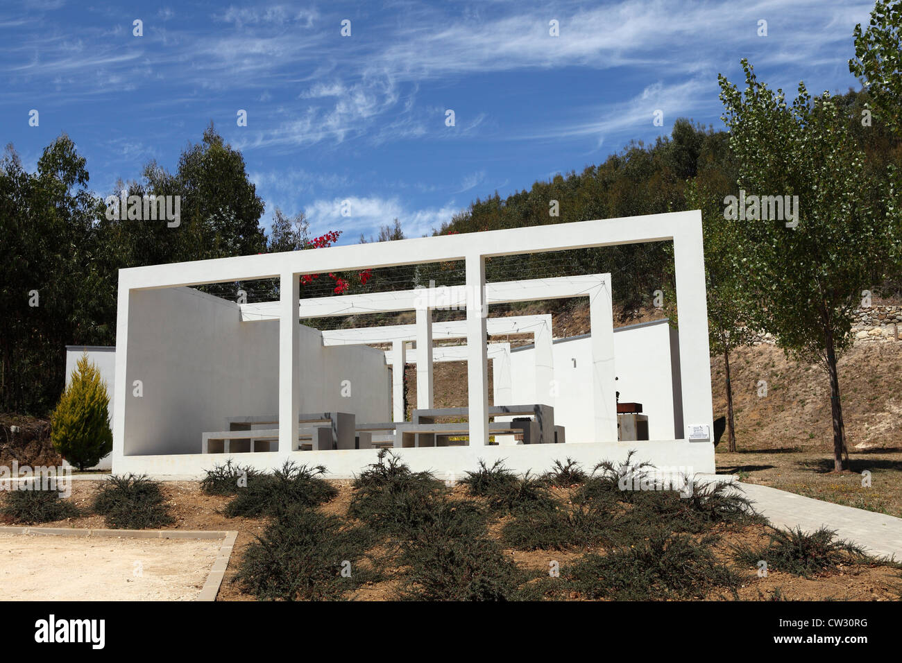 Grill- und Picknick-Bereich auf den Linien von Torres Vedras in Lissabon, Portugal. Stockfoto